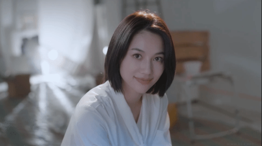 完蛋我被美女包围了