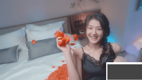 完蛋我被美女包围了