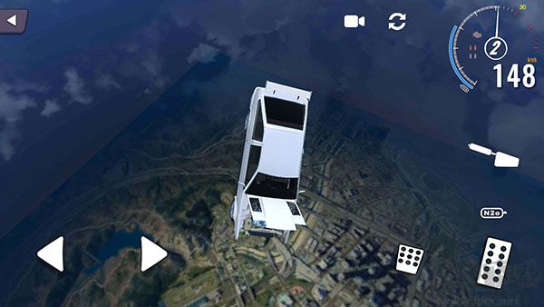 碰撞测试模拟器销毁汽车